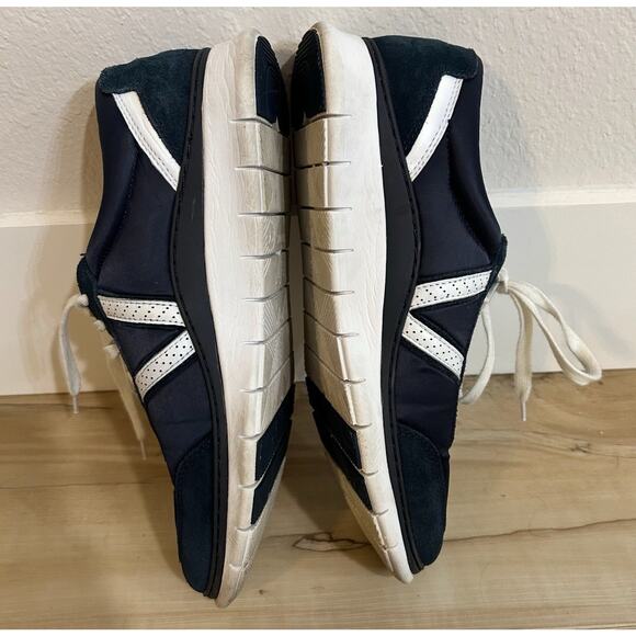 Women's Vionic Nana Navy Casual Sneaker Size 10 - Picture 3 of 7